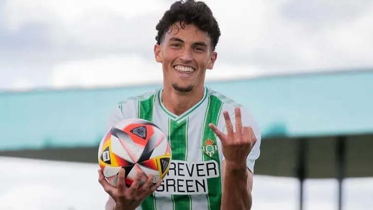 «Мирандес» ведет переговоры об аренде Бареа и Пети