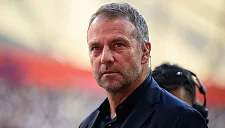 Флик обратился к болельщикам после продления контракта с «Барселоной»