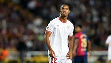 Защитник «Севильи» Лоик Баде получил травму