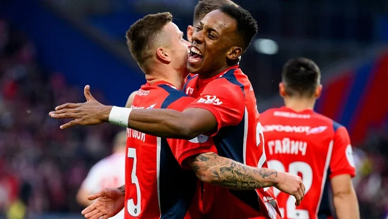 ЦСКА победил «Спартак» и возглавил таблицу РПЛ