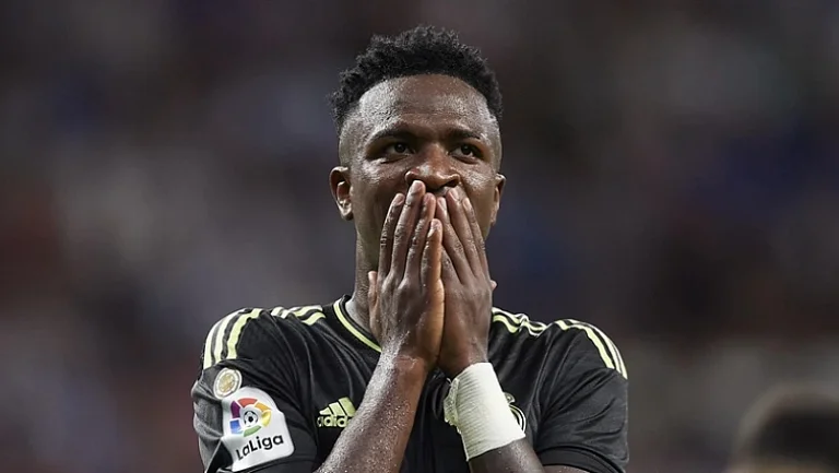 «Аль-Ахли» хочет предложить Винисиусу 1 миллиард евро