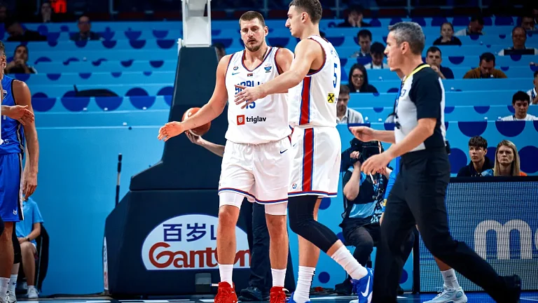 Сербия одержала самую крупную победу в первый день Евробаскета-2025