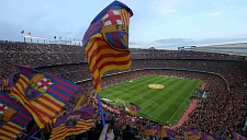 УЕФА наказал «Айнтрахт» за поведение фанатов в матче с «Барселоной»