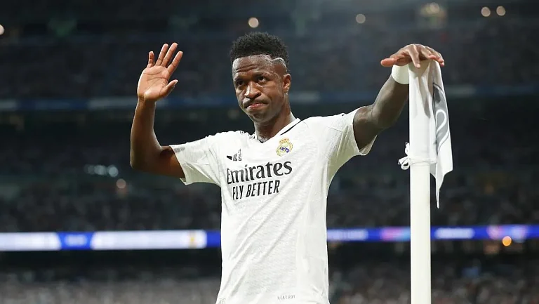 Винисиус хочет новый контракт до апреля, угрожая уходом из «Реала»