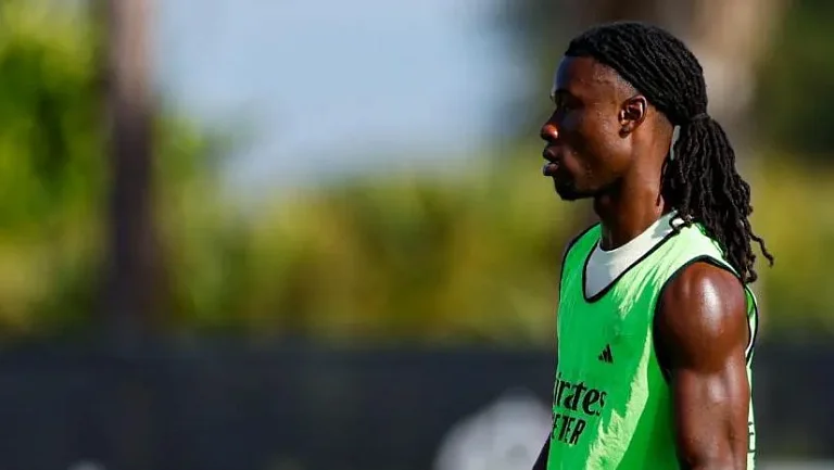 Алонсо уговаривает игроков остаться в «Реале»