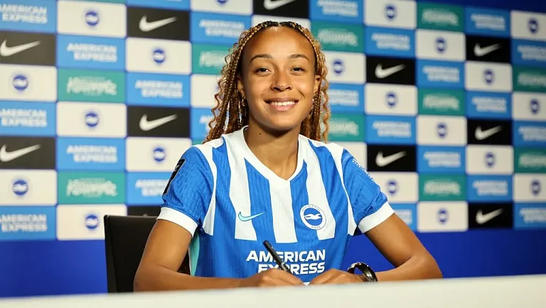 «Брайтон энд Хоув Альбион» подписал контракт с Маэлис Мпоме