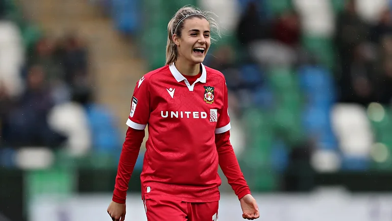 Команда «Рексем» победила «Барри Таун Юнайтед» в чемпионате Уэльса