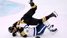  Никита Задоров стал участником драки в игре НХЛ с «Торонто»