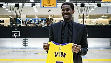 Игрок «Лейкерс» бросил модель на острове после её отказа от интима