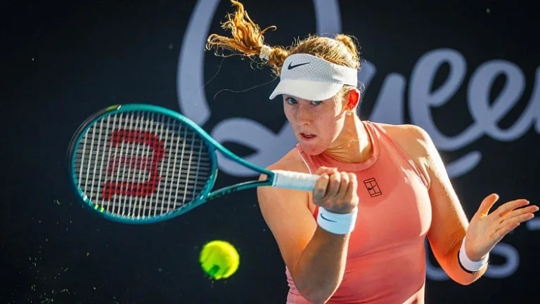 Россиянка Андреева вышла в третий круг турнира WTA-500 в Брисбене