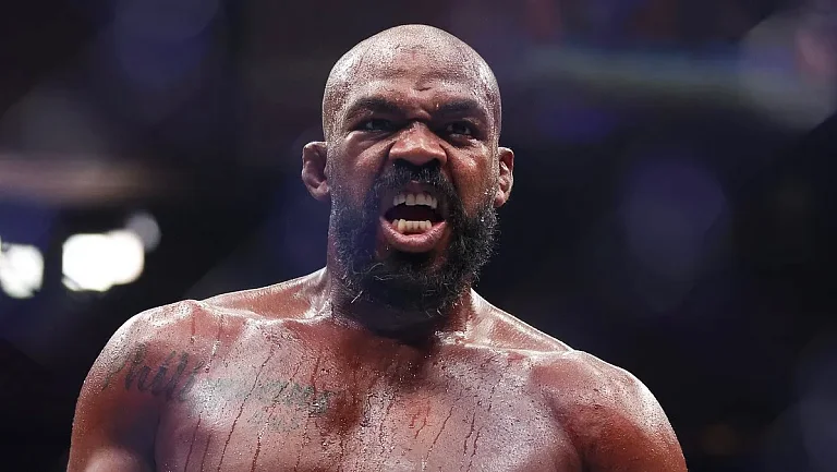 Джонс обвинил Аспиналла в симуляции после тычка в глаз на UFC 321