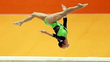 Российская гимнастка Мельникова взяла серебро на брусьях на ЧМ в Джакарте