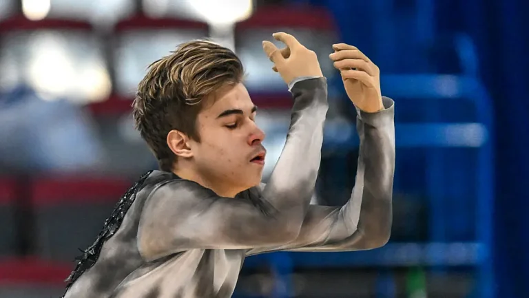 Фигурист Самсонов рассказал, как пережил три сложнейших операции в Москве