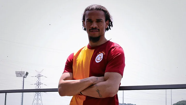 Легенда «Галатасарая» раскритиковал Сане после разгрома от «Айнтрахта»