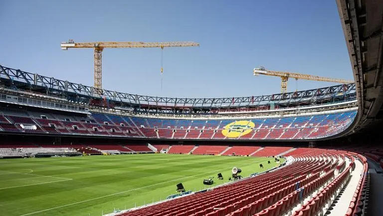 На «Spotify Камп Ноу» в тестовом режиме прозвучал гимн Лиги чемпионов