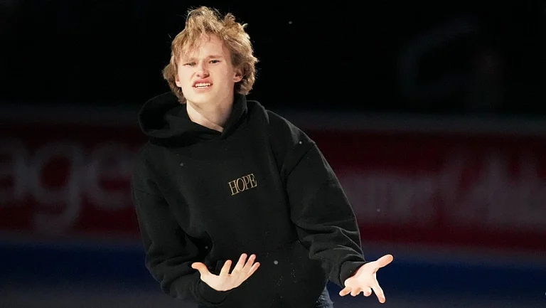 Тренер Ильи Малинина лишился права работать с учеником в командном турнире на ОИ