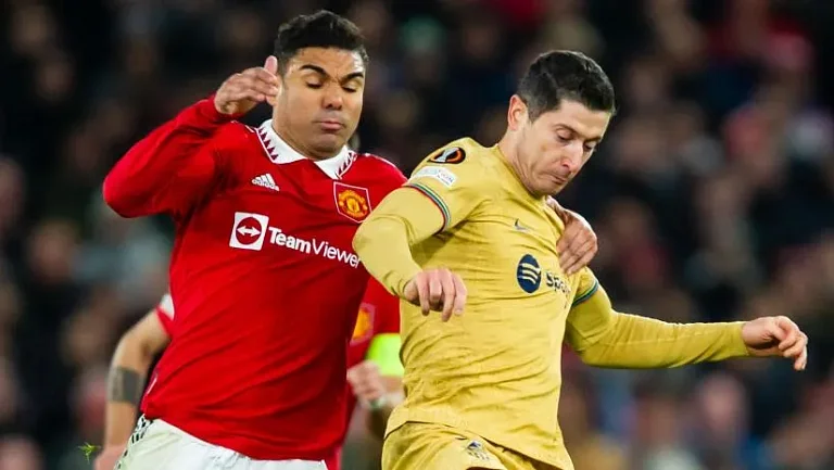 Роберт Левандовски мог ранее стать игроком МЮ