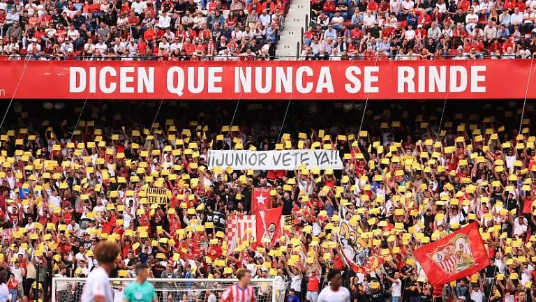 Фанаты «Севильи» требуют отставки президента клуба