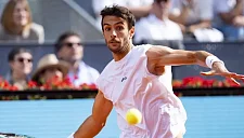 Музетти выиграл четвертьфинал в Чэнду