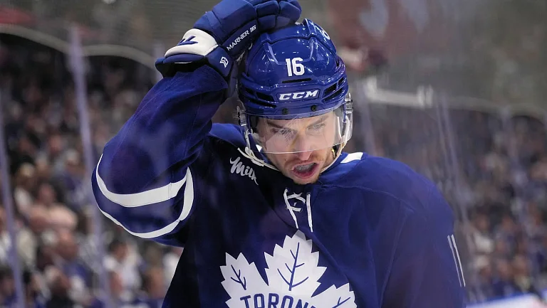 «Торонто» начал лагерь и перестроил звенья без Марнера