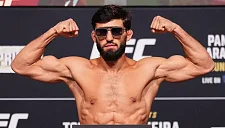 Взвешивание UFC 317 прошло без проблем — один бой снят, главные звёзды в весе