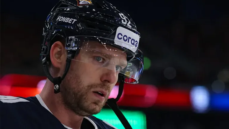 «Металлург» сохранит контракт с Кузнецовым до конца сезона КХЛ