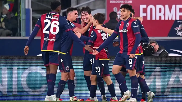 «Болонья» минимально обыграла «Комо» благодаря голу Орсолини