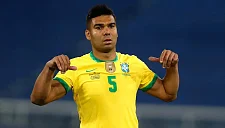 Каземиро пропустит матч с Боливией из-за перебора жёлтых