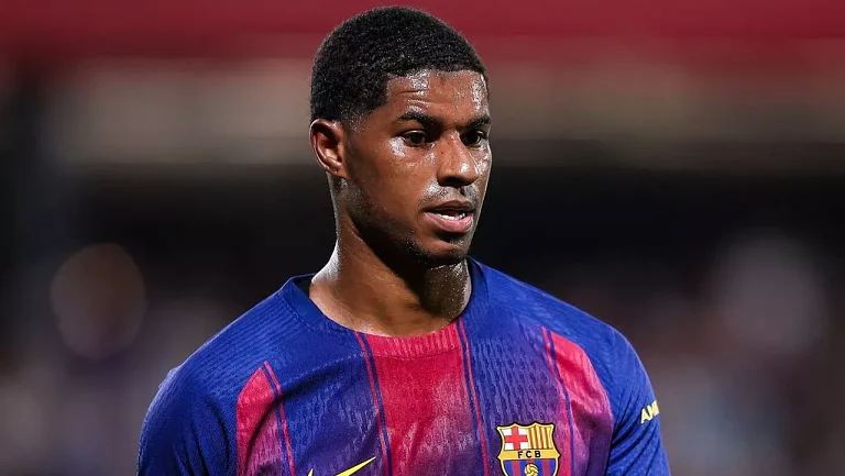 Фаны «Барсы» прокомментировали промах Рэшфорда в игре против «Комо»