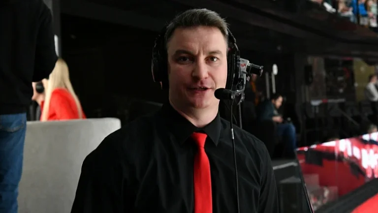 Комментатор оскорбил хоккеистов из Казахстана в прямом эфире