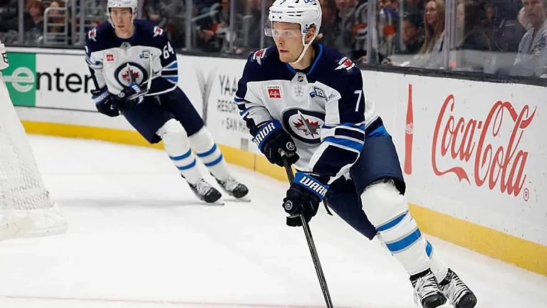 Владислав Наместников сыграл 800-й матч в НХЛ в составе «Виннипег Джетс»