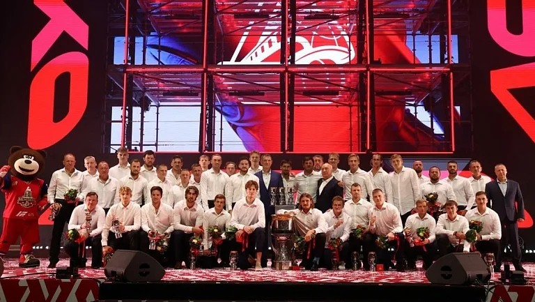 Капитан «Локомотива» поблагодарил Никитина на параде чемпионов