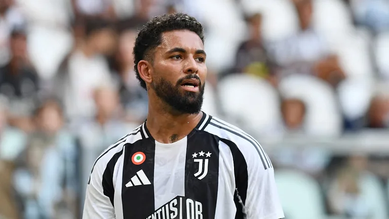 «Комо» вступает в борьбу за Дугласа Луиса против клубов АПЛ