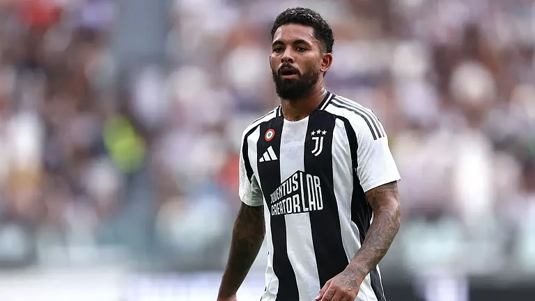 Дуглас Луис прощается с «Ювентусом» и переходит в «Ноттингем Форест»