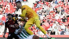 Голкипер Грейф переходит в «Лион» после четырёх сезонов в «Мальорке»