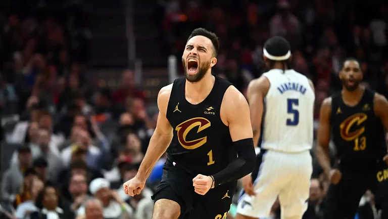 Макс Струс перенёс операцию на стопе и пропустит до четырех месяцев