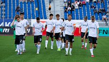 Футболисты «Чайки» задержались в Красноярске из-за ограничений в Шереметьево