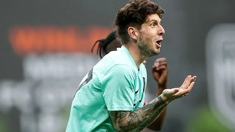 Слон назвал причины, почему не считает «Амкал» командой №1