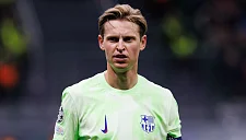 Де Йонг задерживает переговоры с «Барсой»