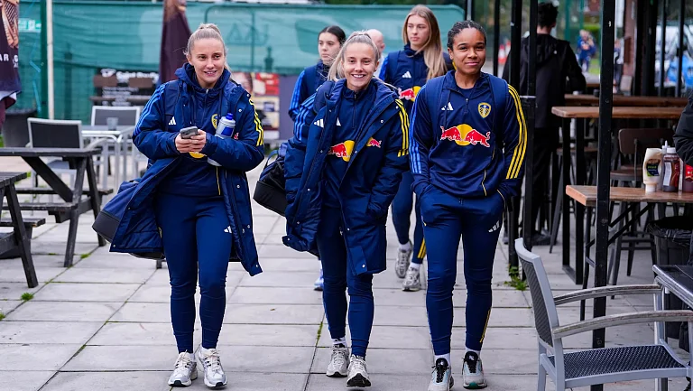 Женская команда «Лидс Юнайтед» сыграет против «Уайтеншоу»
