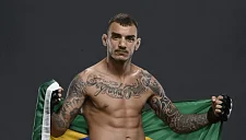 Мойкано отреагировал на победу Уокера в UFC Шанхай