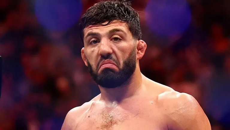 Экс-чемпион по кикбоксингу назвал российского бойца UFC Царукяна «гангстером»