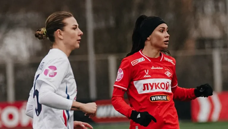 Экс-футболист ЦСКА прошелся по женскому футболу: Неприятно смотреть