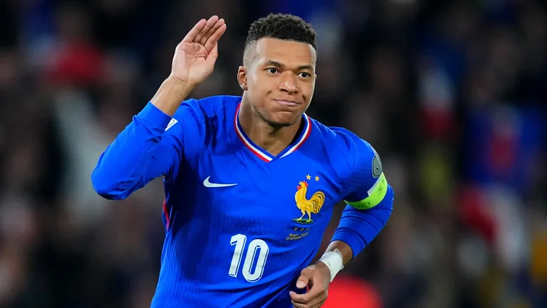 Мбаппе срочно покинул сборную Франции из-за травмы лодыжки