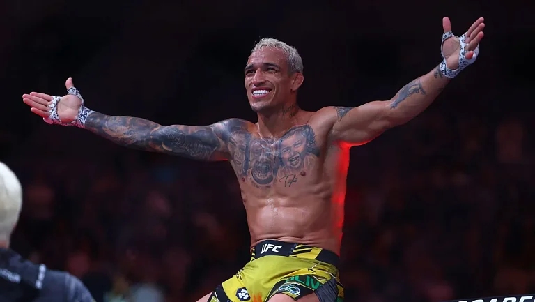 Оливейра бросил вызов Холлоуэю — экс‑чемпион UFC хочет закрыть старый вопрос