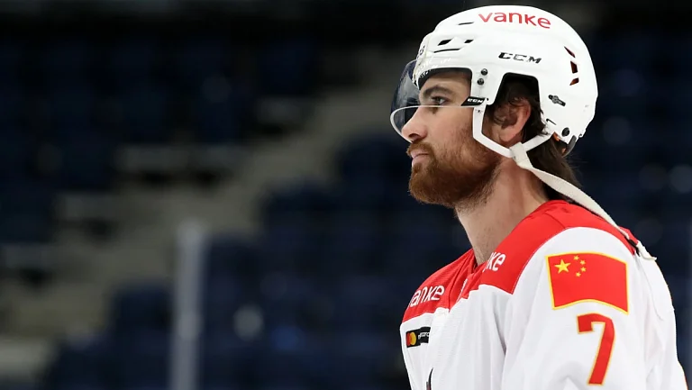 Защитник Джейк Челиос покидает «Шанхай Дрэгонс»