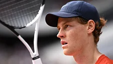 Синнер выиграл третий сет у Оже-Альяссима