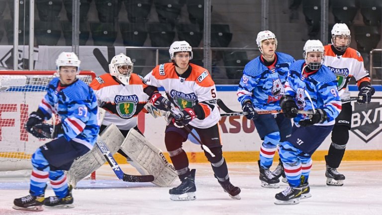 «Рыси» разгромили «Спутник»