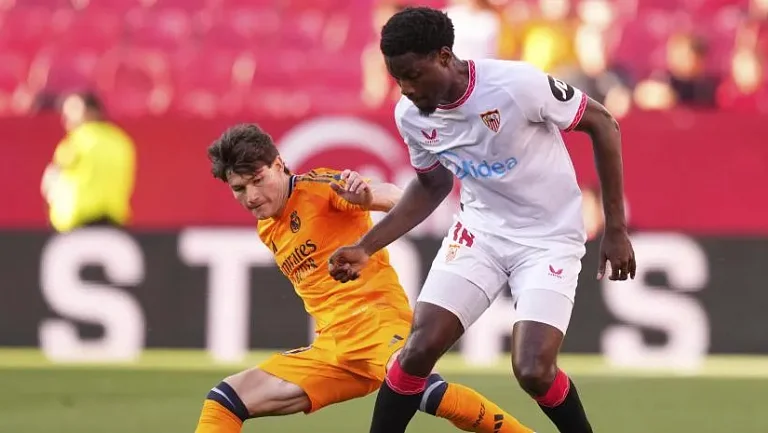 «Севилья» приобрела 90% прав на Люсьена Агуме