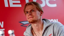 Форвард «Авангарда» Пономарёв: «В России плюсов больше, чем в США»